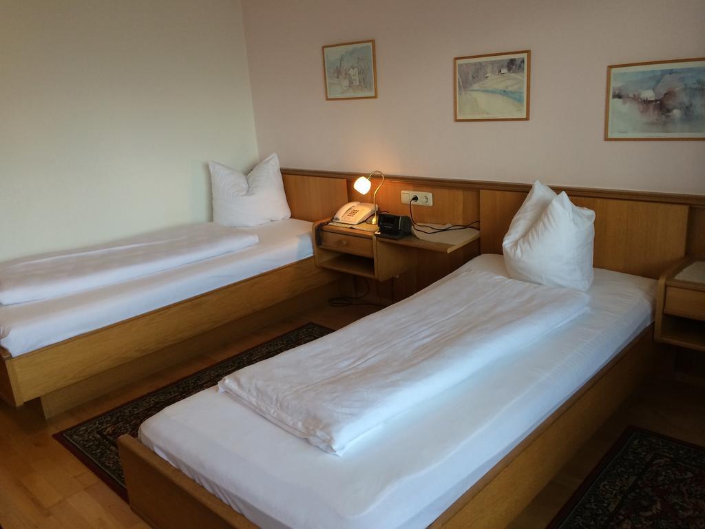 Hotel Daneu Nueziders Bagian luar foto