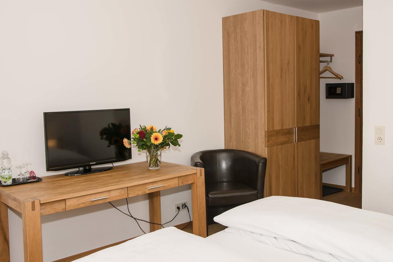 Hotel Daneu Nueziders Bagian luar foto